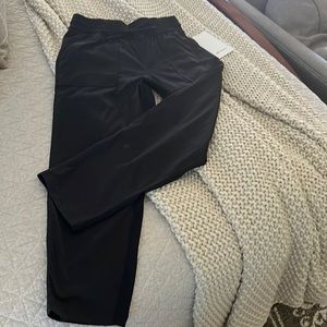 LuLuLemon BeYond the Studio Crop